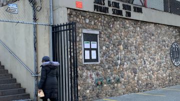 Dudas y temores entre padres sobre futuro de las escuelas en NYC por aumento de contagios del COVID