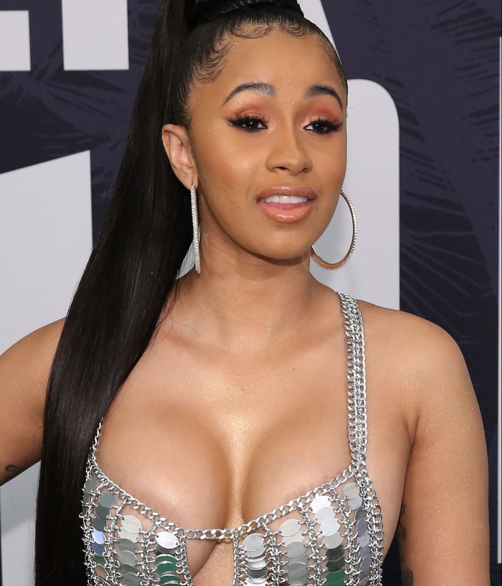 Cardi B bailó en el tubo y explotó la tarima de los Premios Grammy 2021