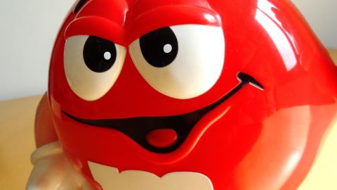 En 1982 surgió la “Sociedad para la Restauración y Preservación de M&M's rojos”.