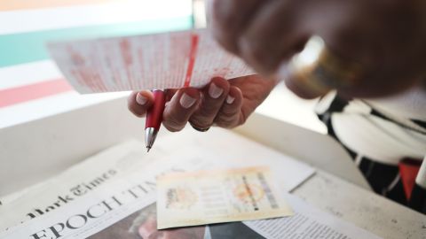 El Mega Millions y el Powerball suman $1,600 millones de dólares