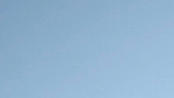 Entre empujones de los hinchas del Millonario, el reportero fue víctima del robo.