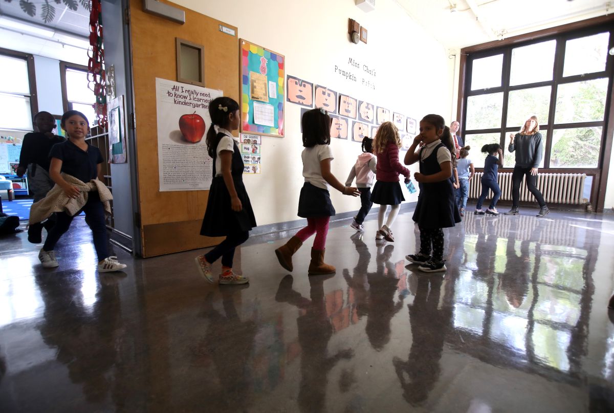 El Distrito Escolar Unificado de San Francisco aprobó la media el martes.