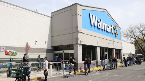 Walmart, Starbucks y Amazon buscan ayudar a distribuir la vacuna de COVID-19