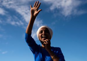 Ilhan Omar desatá críticas demócratas por comparar a Estados Unidos con grupos terroristas