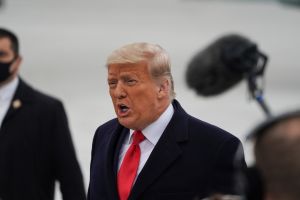 Trump hace una solicitud a Biden durante su última visita al muro fronterizo