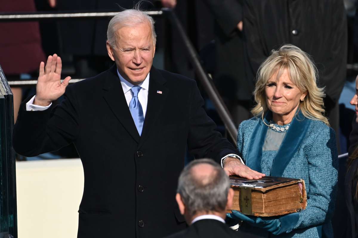 Joe Biden juró sobre una biblia que ha estado en su familia por 130 años | El Diario NY