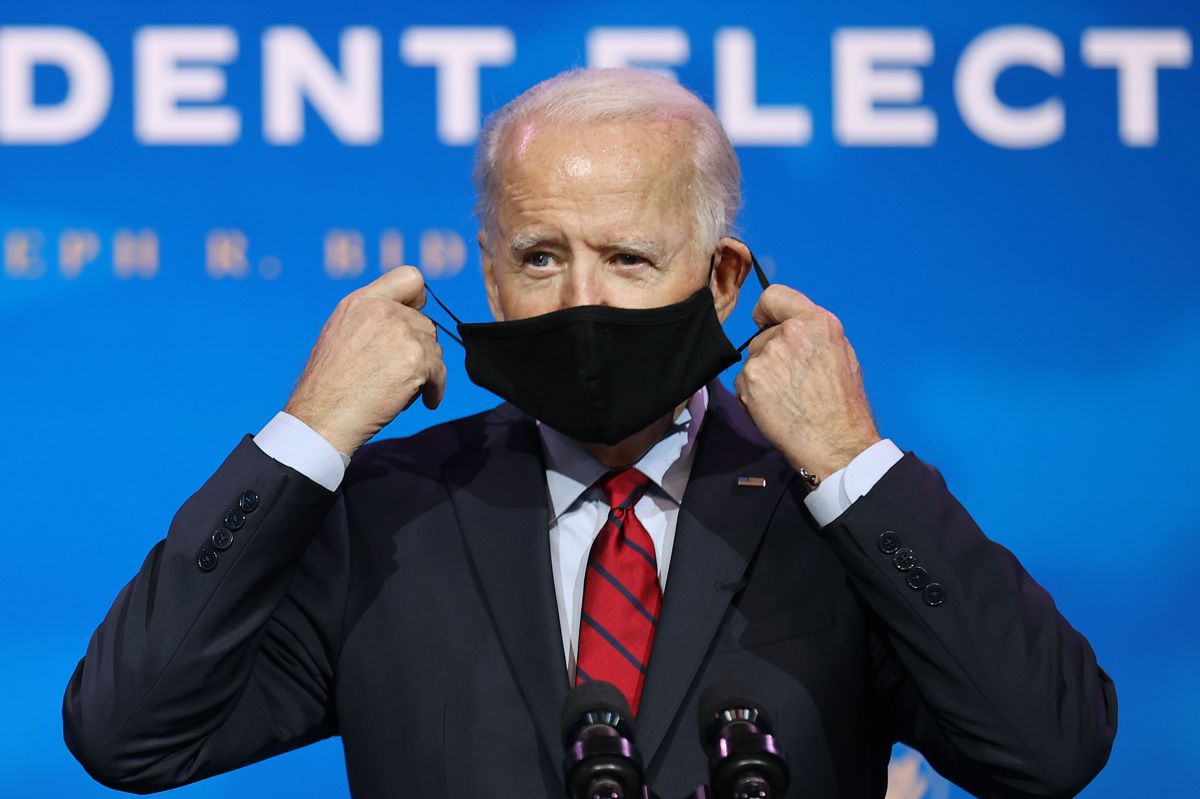 El presidente electo Joe Biden considera prioritario el uso de máscara contra la pandemia de coronavirus.