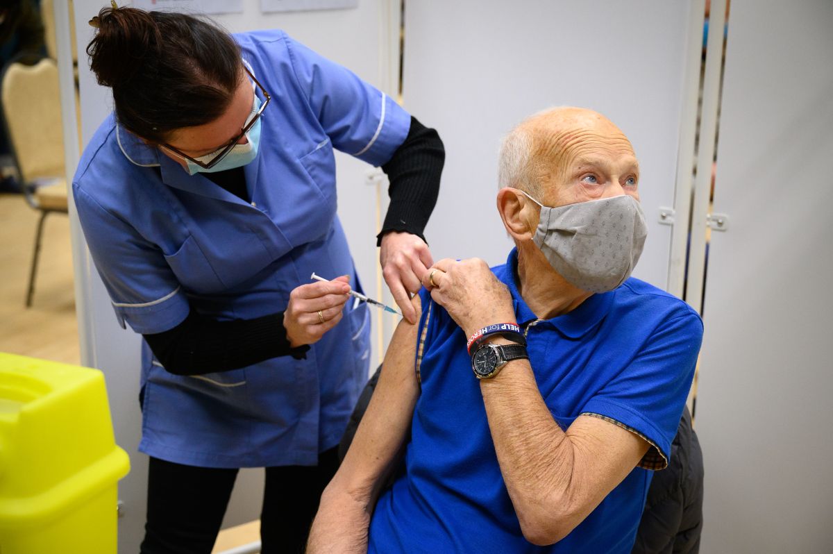 California Over-65s Included on Coronavirus Vaccination Priority List