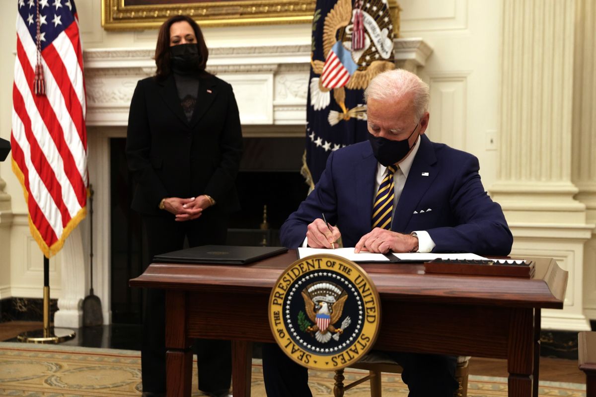 El presidente Biden presiona para la aprobación de plan económico contra coronavirus. 