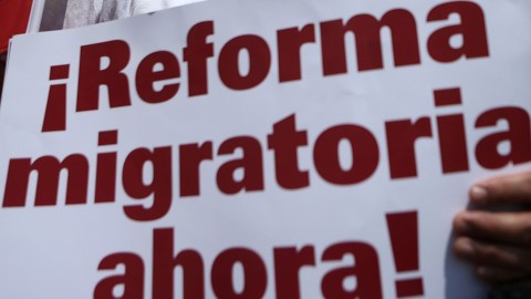 Los demócratas en el Congreso federal impulsan una reforma migratoria.