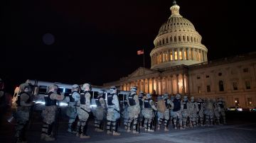 Efectivos de la Guardia Nacional de Nueva York irán a dar apoyo a los soldados ya apostados en los alrededores del Capitolio.