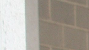 Ola de frío invernal de este viernes mantenía vacías las áreas exteriores de muchos de estos comercios.