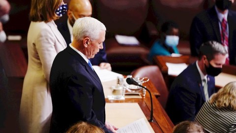 Pence y Pelosi al retomar el control del Congreso