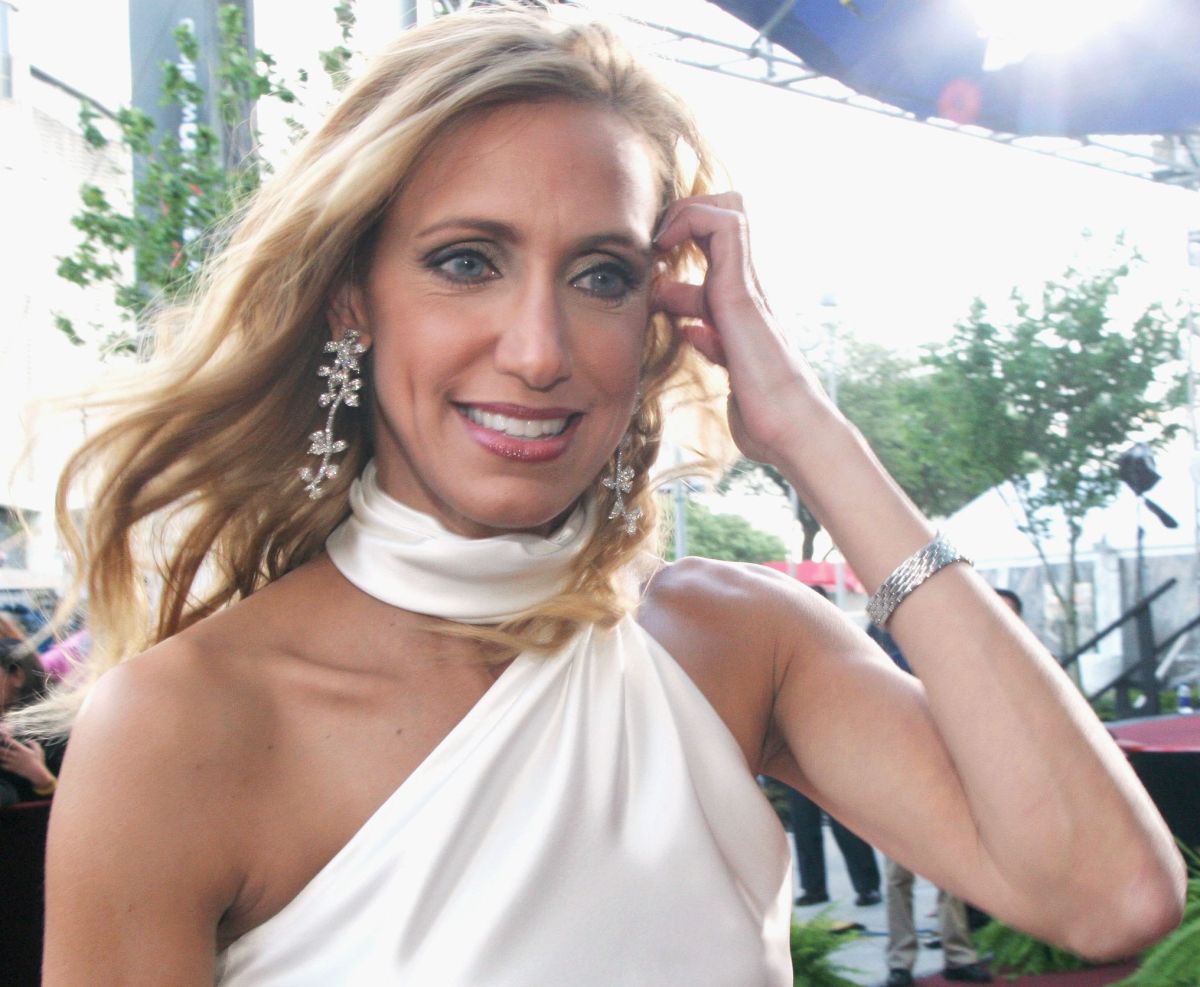 Lili Estefan surprises with a photo of when she left Cuba at the age of 13 and wrinkles the hearts of many