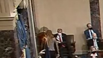 La mayoría de los republicanos se opusieron al juicio al expresidente Trump.