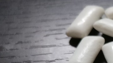 En las tiendas de a dólar podrías estar pagando más dinero por cada chicle.