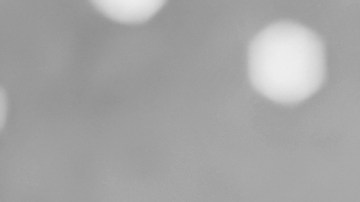 La mujer disfrutó el llenar de glitter la casa de su ex.