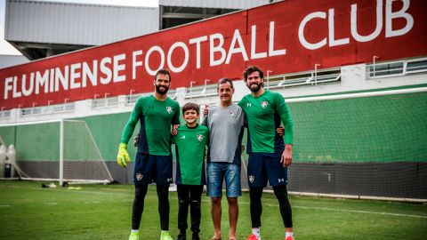 Don José con sus hijos, Muriel y Alisson Becker.