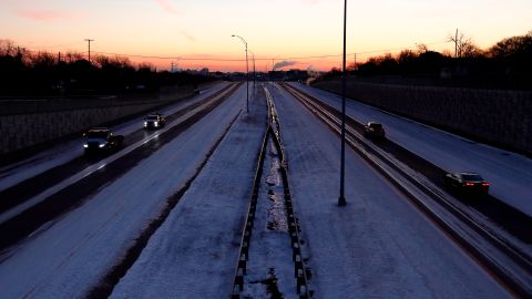 Nieve en Texas por tormenta invernal