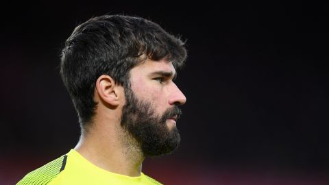 Alisson Becker no podrá asistir al funeral de su padre