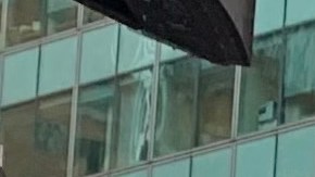 Inquilinos con rentas atrasadas realizan una demostración para pedir ayuda,