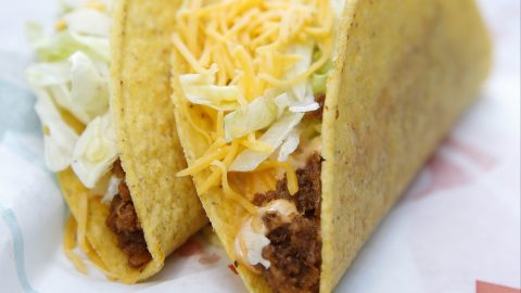 Taco_Bell_ofrecerá_sándwiches_de_pollo_GettyImages-1187444768-e1614130861321.jpg