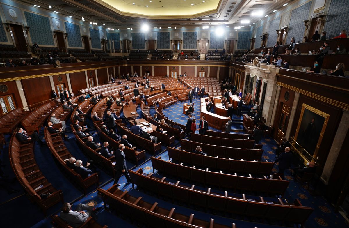 Se espera que el plan de estímulo de Biden sea aprobado sin problemas en la Cámara de Representantes, pero no en el Senado. 