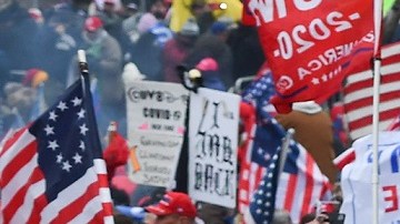El expresidente Trump enfrenta juicio político por incitar a la insurrección.