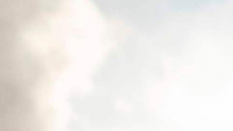 El aterrador momento cuando un motor de un vuelo de United se incendia en el aire