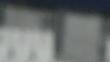 El árbitro le muestra la tarjeta roja a Remo Freuler del Atalanta