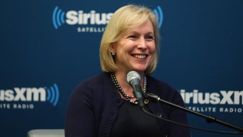 La senadora Gillibrand se sumó a un grupo de 28 senadores que piden asegurar ayuda a personas sin hogar.