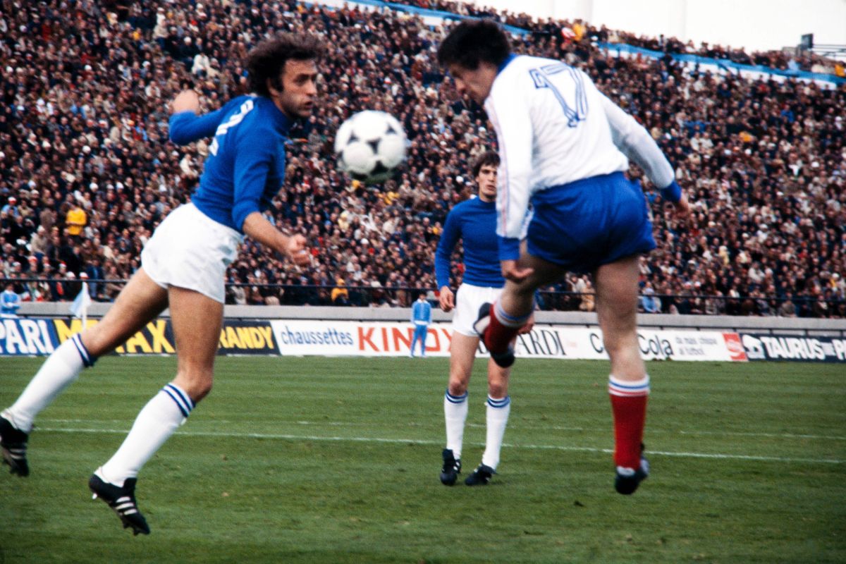 Bellugi disputando un balón durante el Mundial de 1978.