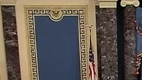 Los hechos ocurrieron el segundo día del juicio político a Trump.