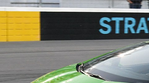 En la imagen se puede apreciar un automóvil Lamborghini Huracan, que tiene un costo de $318,000 dólares.