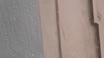 La nevada trae una gran oportunidad de trabajos para los jornaleros quitando la nieve.