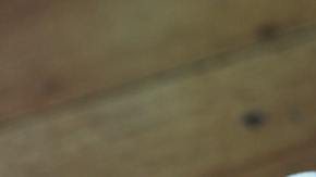 Cuando el relleno o cobertura del pastel es perecedero, debe cubrirse y refrigerarse para mantenerse fresco y que sea seguro para el consumo.