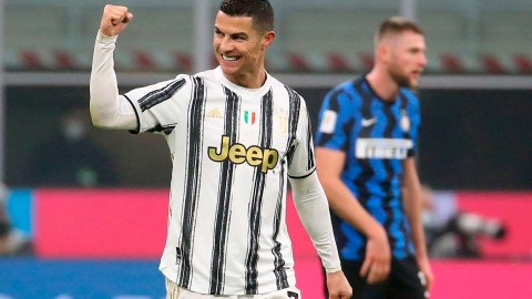 Cristiano Ronaldo celebra su gol número 763 en partidos oficiales.