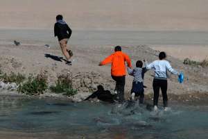 Muere niño hondureño tras intentar cruzar el Río Bravo para llegar a Estados Unidos