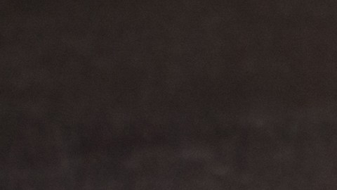 El hombre le envió a su mujer dos fotos para mostrarle el look que llevaba puesto, pero se olvidó de ocultar un detalle.