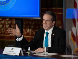 Andrew Cuomo rompe el silencio y pide disculpas por casos de acoso sexual y dice que no renunciará