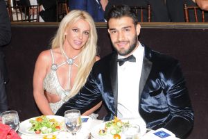 Britney Spears anuncia su compromiso con Sam Asghari