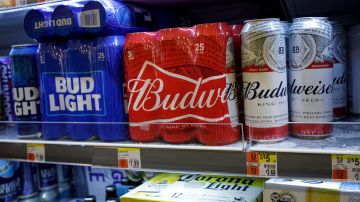Budweiser anuncia el Día de San Patricio que pondrá un certificado “verde” en sus cervezasGettyImages-1005678172-1.jpeg