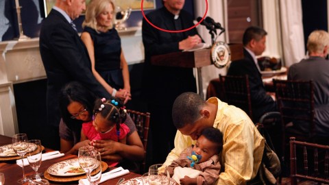 El sacerdote Kevin O'Brien conoce a los Biden desde hace 15 años.