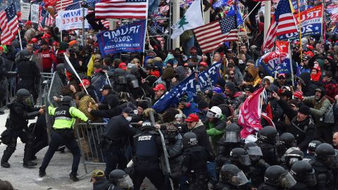 Autoridades temen una nueva protesta de los seguidores MAGA.