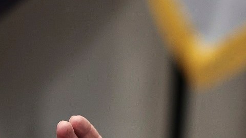 El presidente Biden pide al Congreso discutir sobre control de armas de asalto.