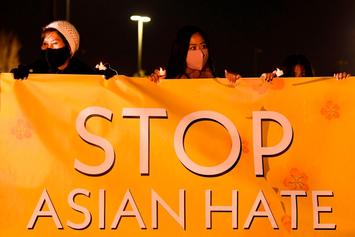 Activistas exigen detener ataques hacia la comunidad asiática.