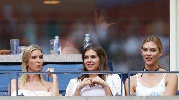 Karlie Kloss suele salir a disfrutar junto a Ivanka Trump y Dasha Zhukova.