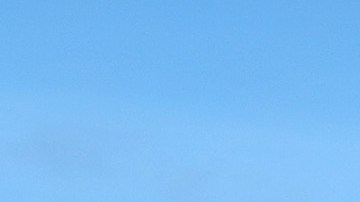 Un rótulo con la dirección para evacuar la zona en caso de tsunami en el pueblo de Saleapaga en Samoa.