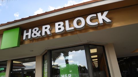 TurboTax y H&R Block sufren retrasos en el reembolso de impuestos del seguro de desempleoGettyImages-897291354.jpeg