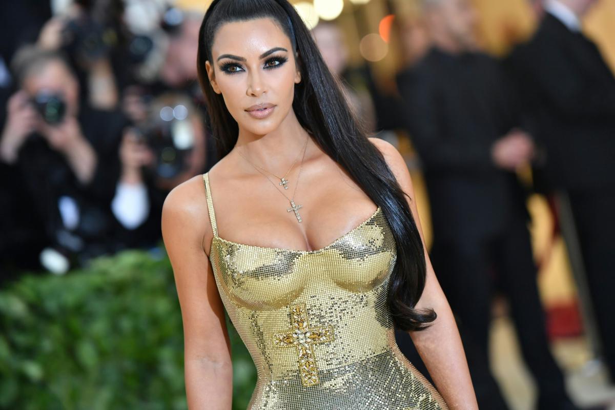 doble Prematuro colgante Kim Kardashian se puso un diminuto bikini amarillo para disfrutar unos  tacos - El Diario NY